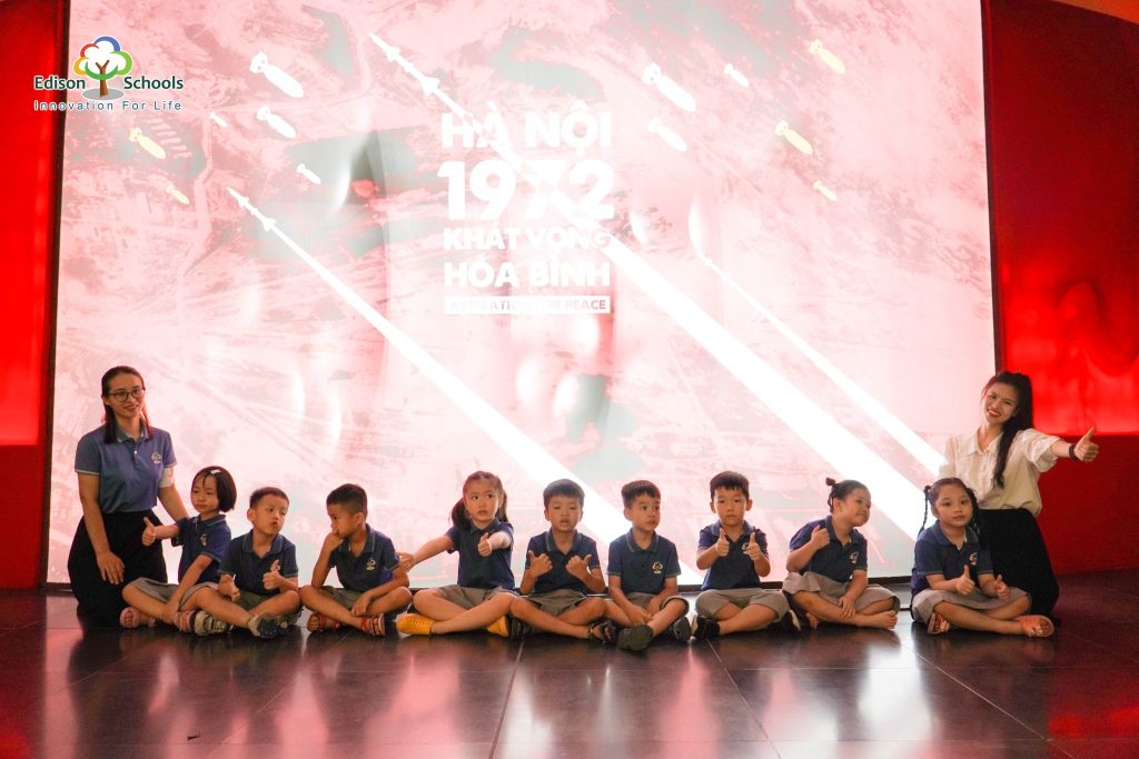 Picnic at Hanoi Museum by students of Edison An Khanh School